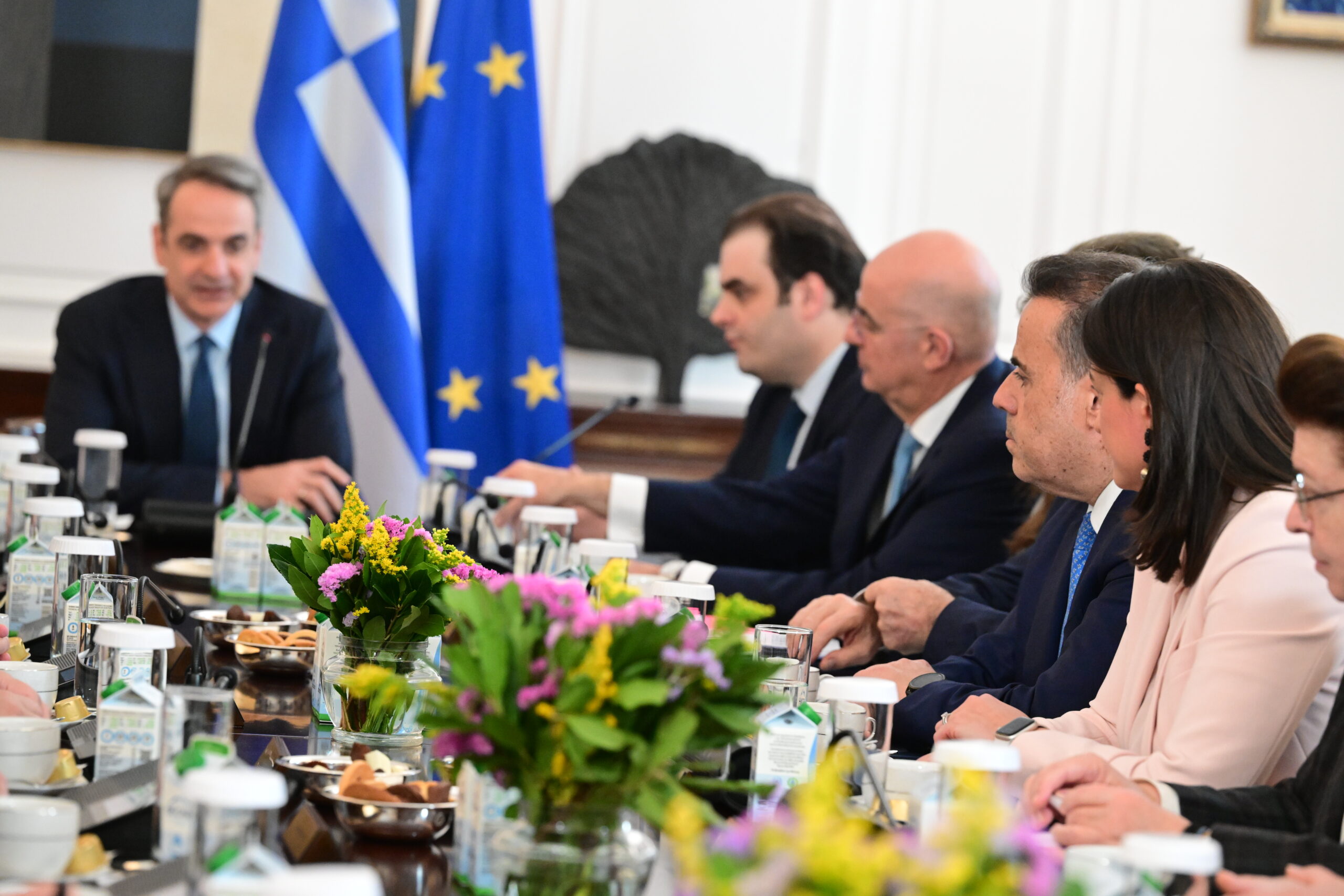 ΝΔ: Μετά την αύξηση του κατώτατου μισθού,  έρχεται η 13η σύνταξη – Στοχεύει στους συνταξιούχους για εκλογική ανάκαμψη