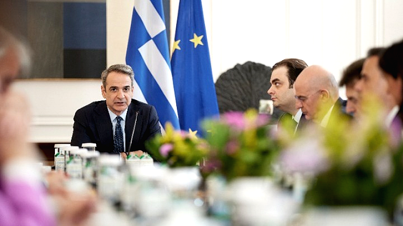 Αύξηση του κατώτατου μισθού: Νέα ανάρτηση του πρωθυπουργού