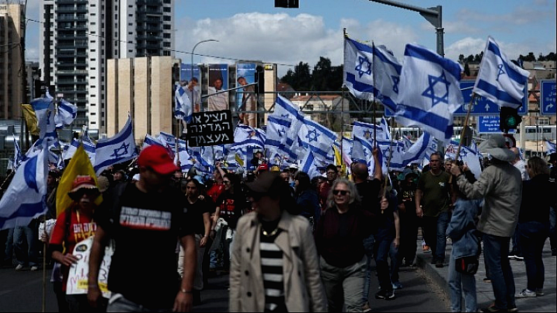 Διαδηλώσεις κατά του Νετανιάχου: Η αστυνομία προχωρά σε συλλήψεις και συγκρούσεις