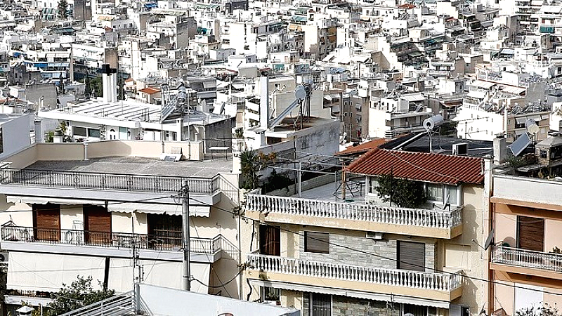 Δραματική αύξηση αιτήσεων για τα προγράμματα Εξοικονομώ και Αλλάζω θερμοσίφωνα