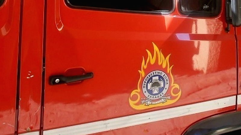 Εκτεταμένη φωτιά σε βιοτεχνία ξυλείας στο Ωραιόκαστρο