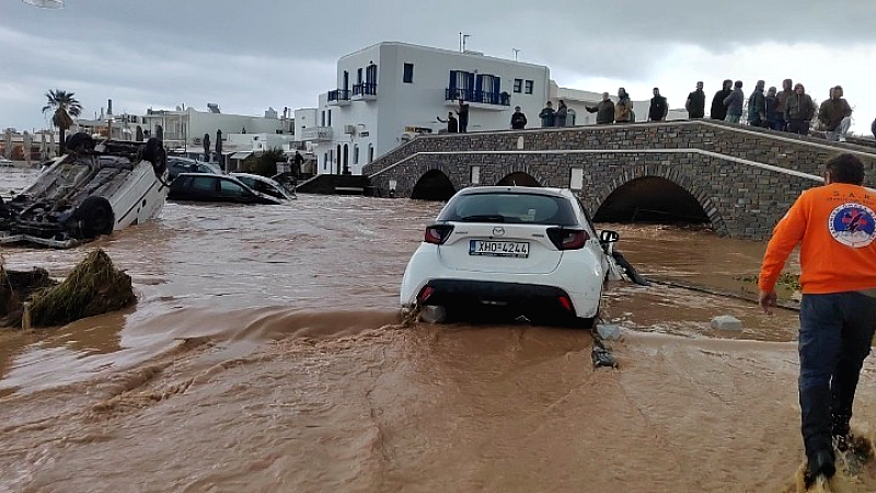 Κλειστά σχολεία σε Πάρο και Μύκονο λόγω κακοκαιρίας – 160 κλήσεις στην Πυροσβεστική