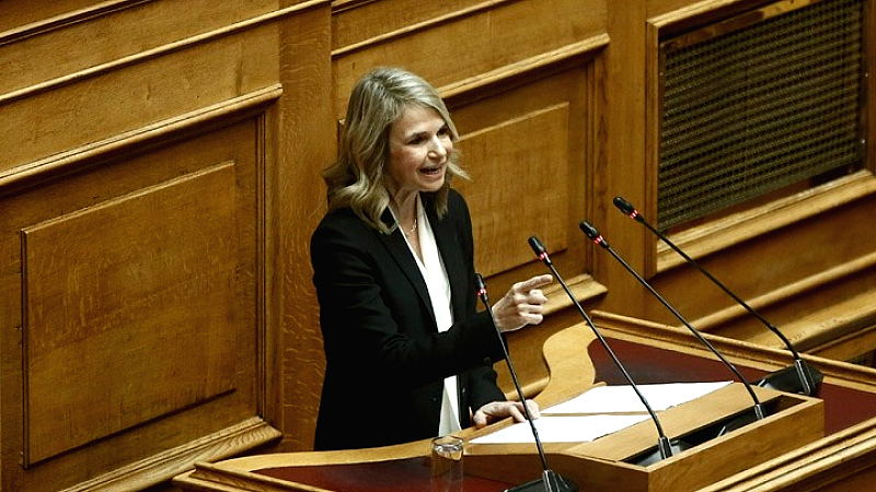 Αποστολάκη καρφώνει το “επιτελικό κράτος”: «40% αυξήθηκαν οι δαπάνες σε μια 5ετία, 30% περισσότεροι μετακλητοί σε 18 μήνες»
