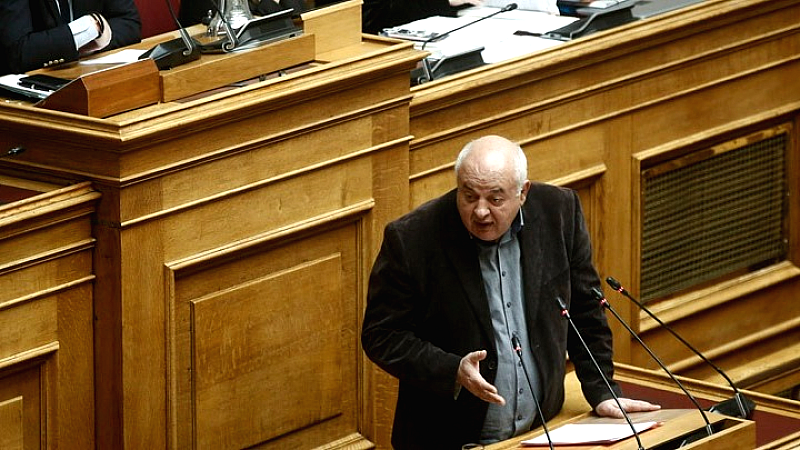ΚΚΕ: Ζητά ευθύνες πέρα από τον κ. Τριαντόπουλο στη υπόθεση των Τεμπών