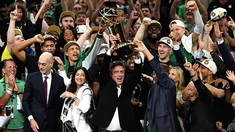 NBA: Όλη η αθλητική κοινότητα παρακολουθεί τη μεταβίβαση των Σέλτικς για 6,1 δισ. δολάρια!