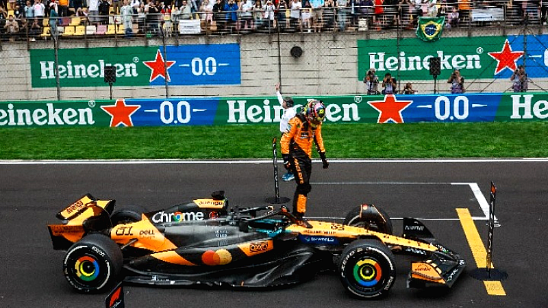 Θριάμβος για τον Πιάστρι και «1-2» για την McLaren, ανατροπή για τη Ferrari