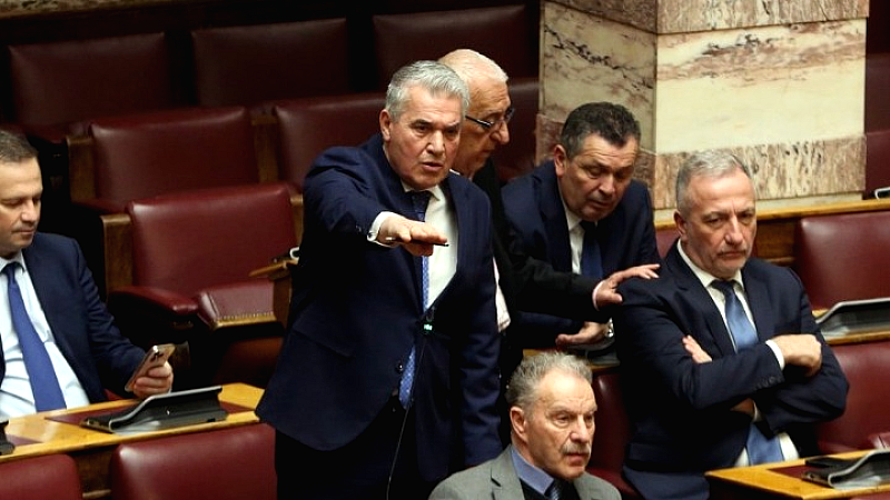 Διαβούλευση για την παραπομπή Κυριαζίδη στην επιτροπή Δεοντολογίας της ΝΔ