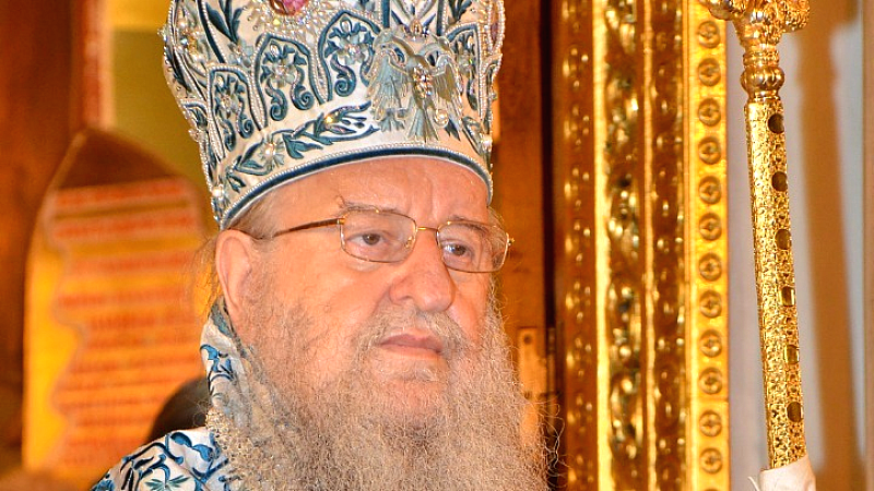 Στιγμές συγκίνησης και ελπίδας στην εξόδιο ακολουθία του Μητροπολίτη Άνθιμου