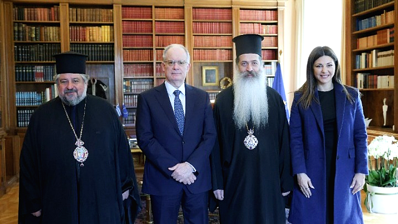 Συνάντηση του Προεδρεύοντος Κ. Τασούλα με την υπουργό Παιδείας Σοφία Ζαχαράκη και τους Μητροπολίτες Ιωάννη και Συμεών