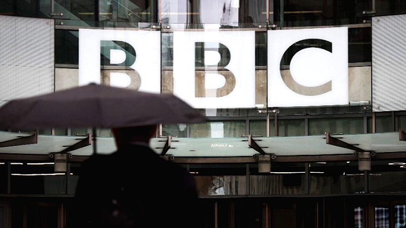 Η χρηματοδότηση του BBC σε κρίση: Αντιμετωπίζει πρωτοφανή πρόκληση