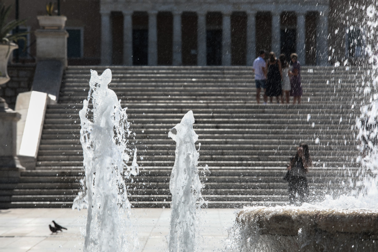 Τι μέλλει γενέσθαι για την ελληνική οικονομία μετά την αναβάθμιση από τη Moody’s