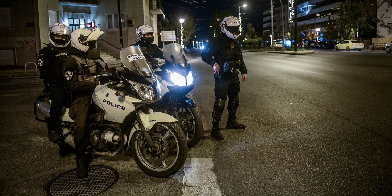 Αιγάλεω: Ανήλικοι συγκρούονται με αστυνομικούς – Τραυματίας αστυνομικός από εμβολισμό