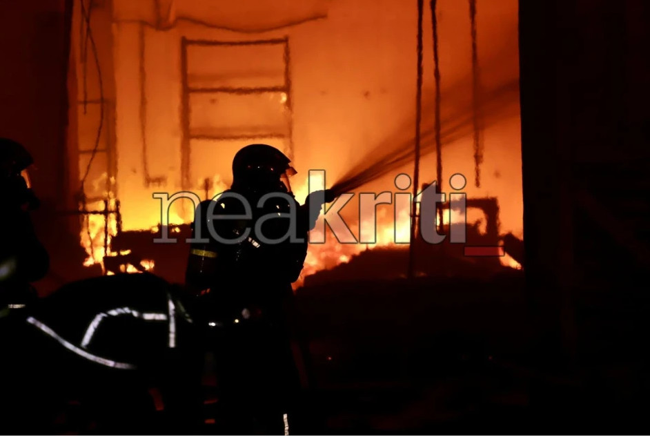 Κρήτη: Υπό έλεγχο η φωτιά σε εργοστάσιο ξυλείας στη ΒΙΠΕ Ηρακλείου