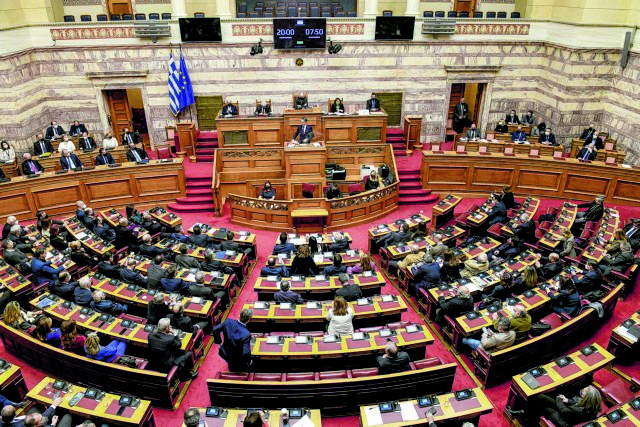 Οι ενδείξεις των 11, οι εσωτερικές αντιπαραθέσεις και οι προκλήσεις για την κυβέρνηση