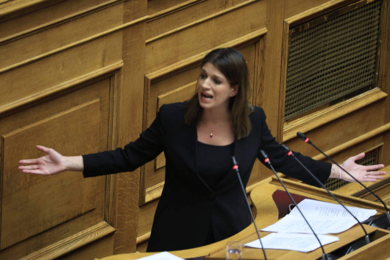 ΣΥΡΙΖΑ: Ο Οικονόμου ειρωνεύτηκε τη βαρηκοΐα της Νοτοπούλου, υποβαθμίζει τις ανάγκες των ατόμων με αναπηρία