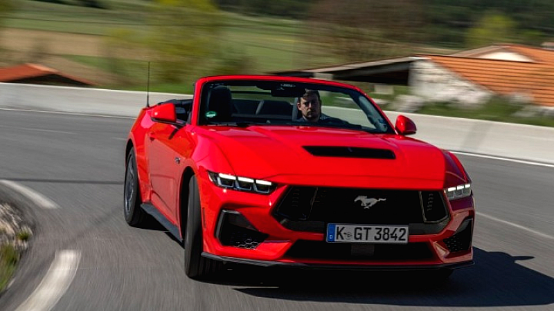 Η Ford Mustang συνεχίζει να ηγείται στις πωλήσεις σπορ μοντέλων παγκοσμίως