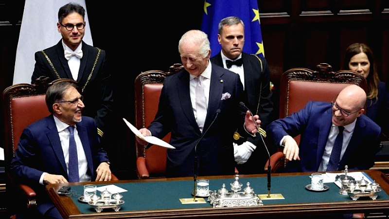 Η ειρηνική συνύπαρξη απαιτεί συνεχείς προσπάθειες, υπογραμμίζει ο βασιλιάς Κάρολος στην ομιλία του στο ιταλικό κοινοβούλιο