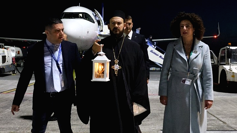 Η άφιξη του Αγίου Φωτός στη Θεσσαλονίκη λίγο πριν τις 9
