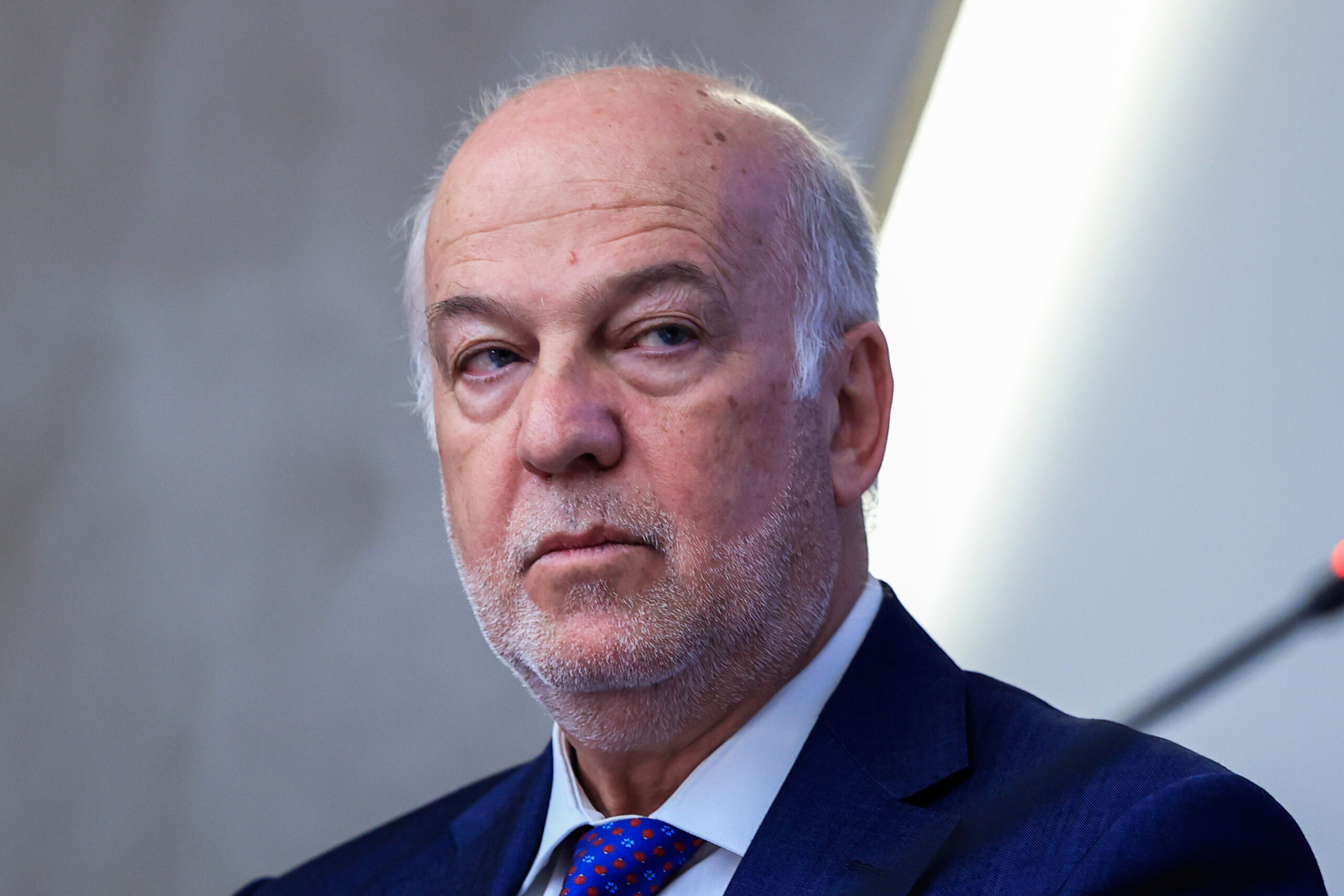 Φλωρίδης για την απαγόρευση παρένθετης μητέρας σε ομόφυλα ζευγάρια: «Έχουμε μπερδέψει τις επιθυμίες με τα δικαιώματα»