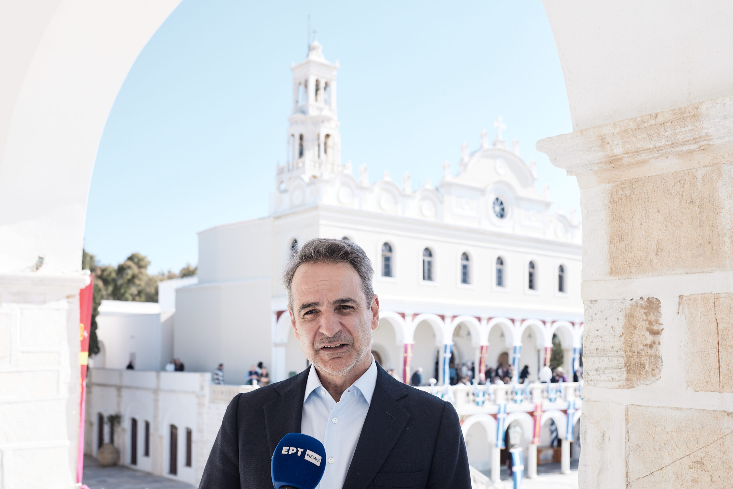 Ξεκινά η πολιτική αντεπίθεση Μητσοτάκη με πατριωτική ατζέντα και κοινωνικές υποσχέσεις