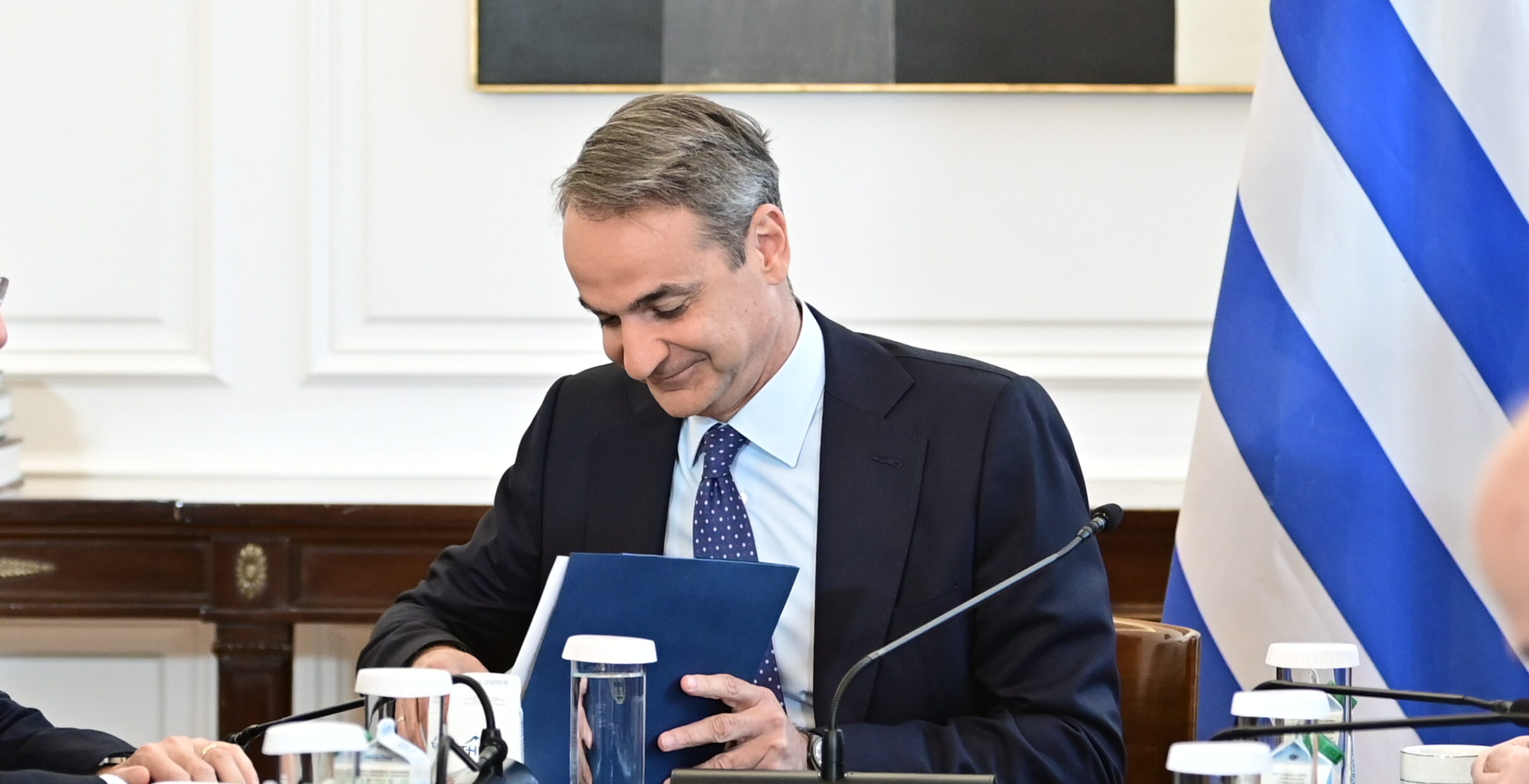 Η ΝΔ ανεβάζει ποσοστά και πολιτικές «στροφές»