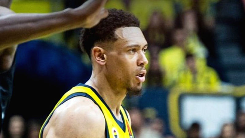 Συναρπαστική νίκη 83-78 για τη Φενερμπαχτσέ