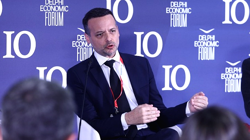 Χάρης Δούκας: «Η Αθήνα πρέπει να προσαρμοστεί στις προκλήσεις του υπερτουρισμού»