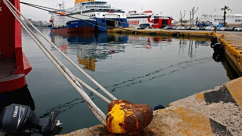Δεμένα πλοία αύριο λόγω της 24ωρης απεργίας της ΓΣΕΕ