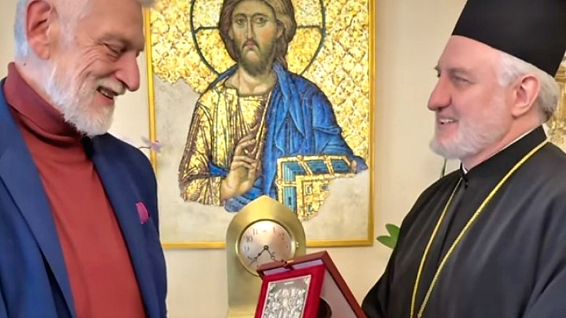 Σημαντική επίσκεψη Λοβέρδου στον αρχιεπίσκοπο Ελπιδοφόρο