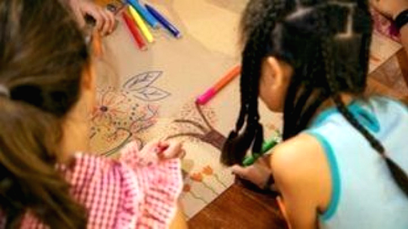 Γαλλία: Απαγόρευση οθόνων για παιδιά κάτω των έξι ετών προτείνουν οι ειδικοί