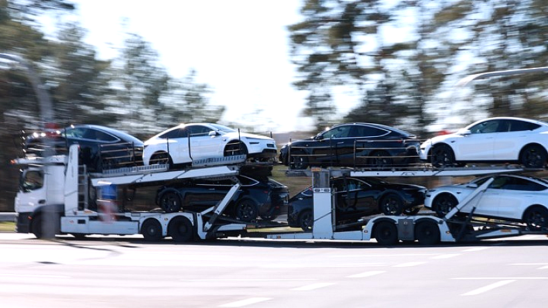 Η Tesla επενδύει στη Σαουδική Αραβία με τρεις νέες αντιπροσωπείες