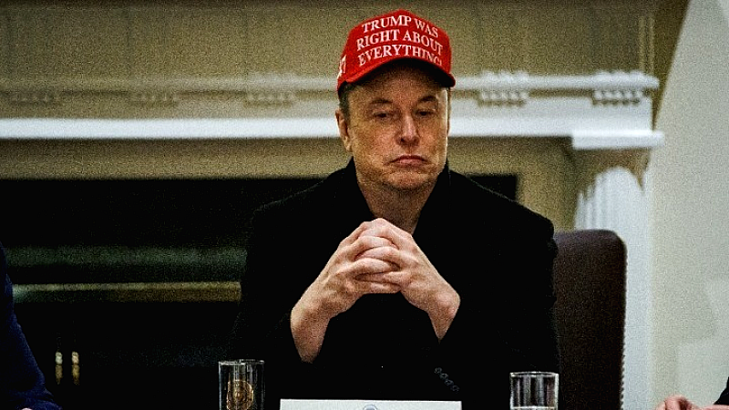 Αναστροφή για τη μετοχή της Tesla μετά την είδηση αποχώρησης του Ίλον Μασκ από την κυβέρνηση Τραμπ