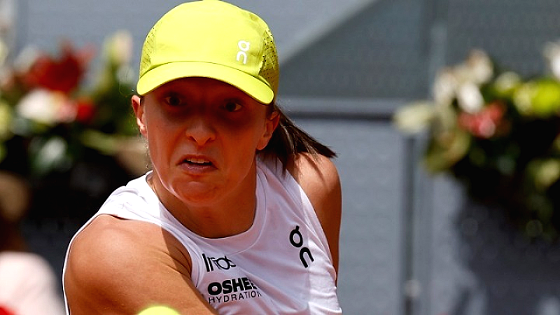 Στο Madrid Open, Σβιάτεκ και Γκοφ προχωρούν στα ημιτελικά, Αρνάλντι και Ντράπερ στους «8»
