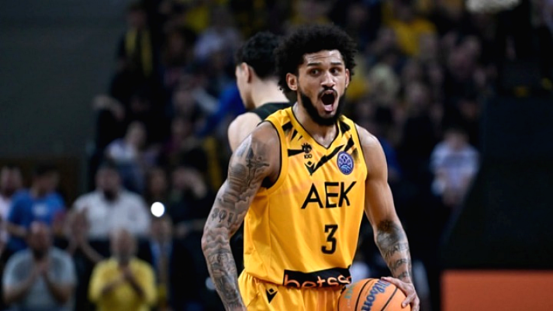 Η ΑΕΚ πανηγυρίζει τη πρόκριση στο Final 4 του Basketball Champions League