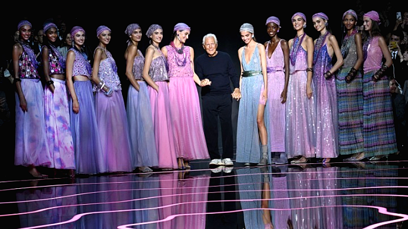 Ο Giorgio Armani γιορτάζει 20 χρόνια καινοτομίας στη υψηλή ραπτική με μεγάλη έκθεση στο Μιλάνο