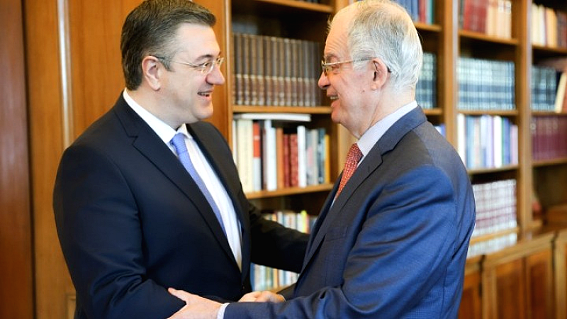 Συνάντηση του Προεδρού της Δημοκρατίας Κωνσταντίνου Τασούλα με τον Επίτροπο Βιώσιμων Μεταφορών και Τουρισμού της ΕΕ, Απόστολο Τζιτζικώστα