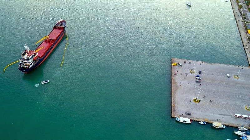 Ασφαλή ρυμούλκηση φορτηγού πλοίου στο Λακωνικό Κόλπο μετά από μηχανική βλάβη