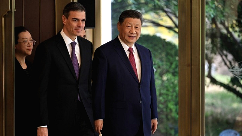 Η Ισπανία επιδιώκει ισχυρότερες σχέσεις ΕΕ-Κίνας: Ο Σάντσεθ συναντά τον Σι