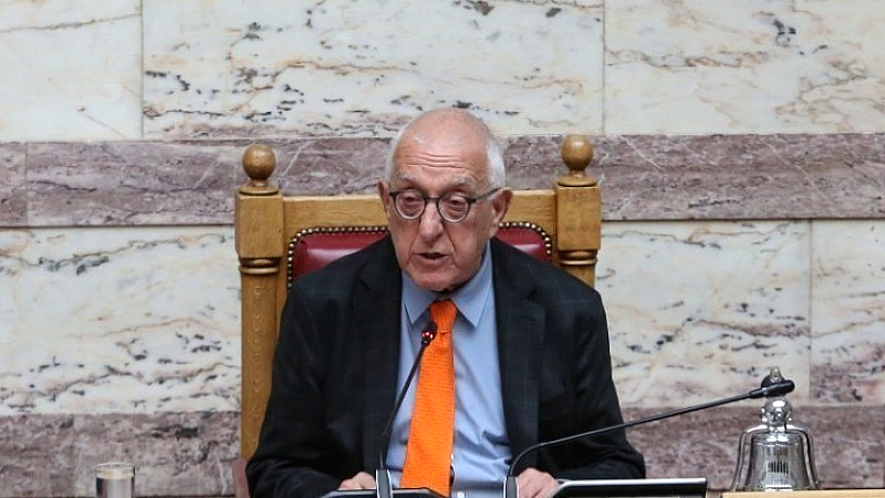 Παράδοση της Έκθεσης Πεπραγμένων της ΑΔΑΕ για το 2023 στον Ν. Κακλαμάνη