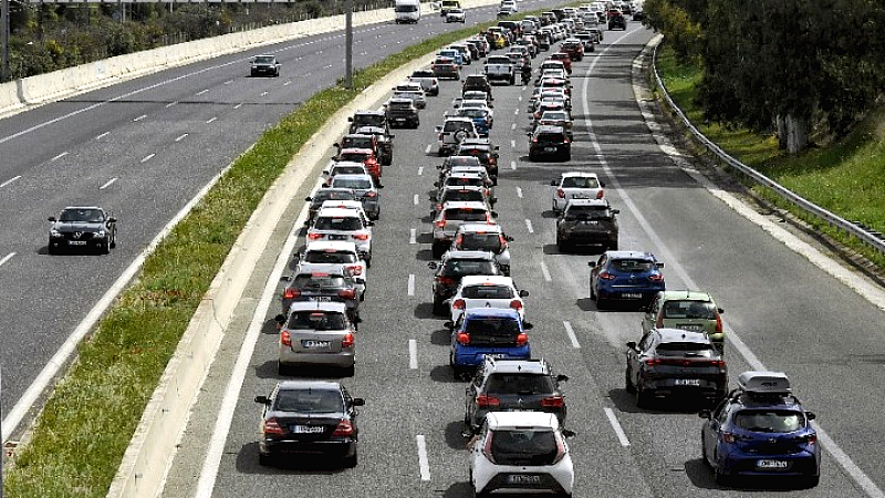 Αυξημένη κίνηση στην Αθηνών-Κορίνθου κατά την επιστροφή των εκδρομέων του Πάσχα