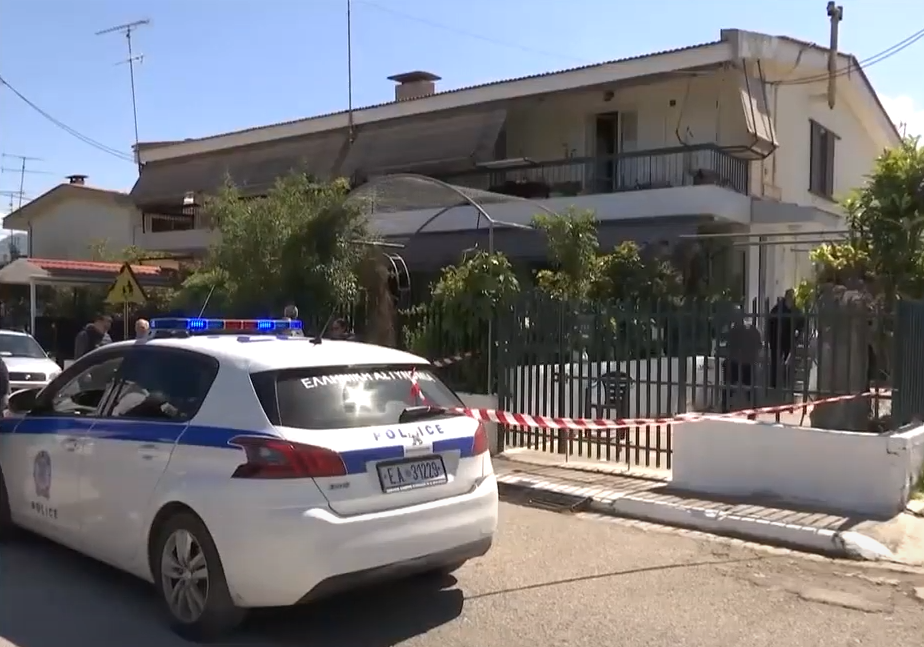 Αίγιο: Στο Δικαστικό Μέγαρο ο 23χρονος που σκότωσε τον θείο και τον φίλο του – Ανένδοτος να συνεργαστεί με τις Αρχές