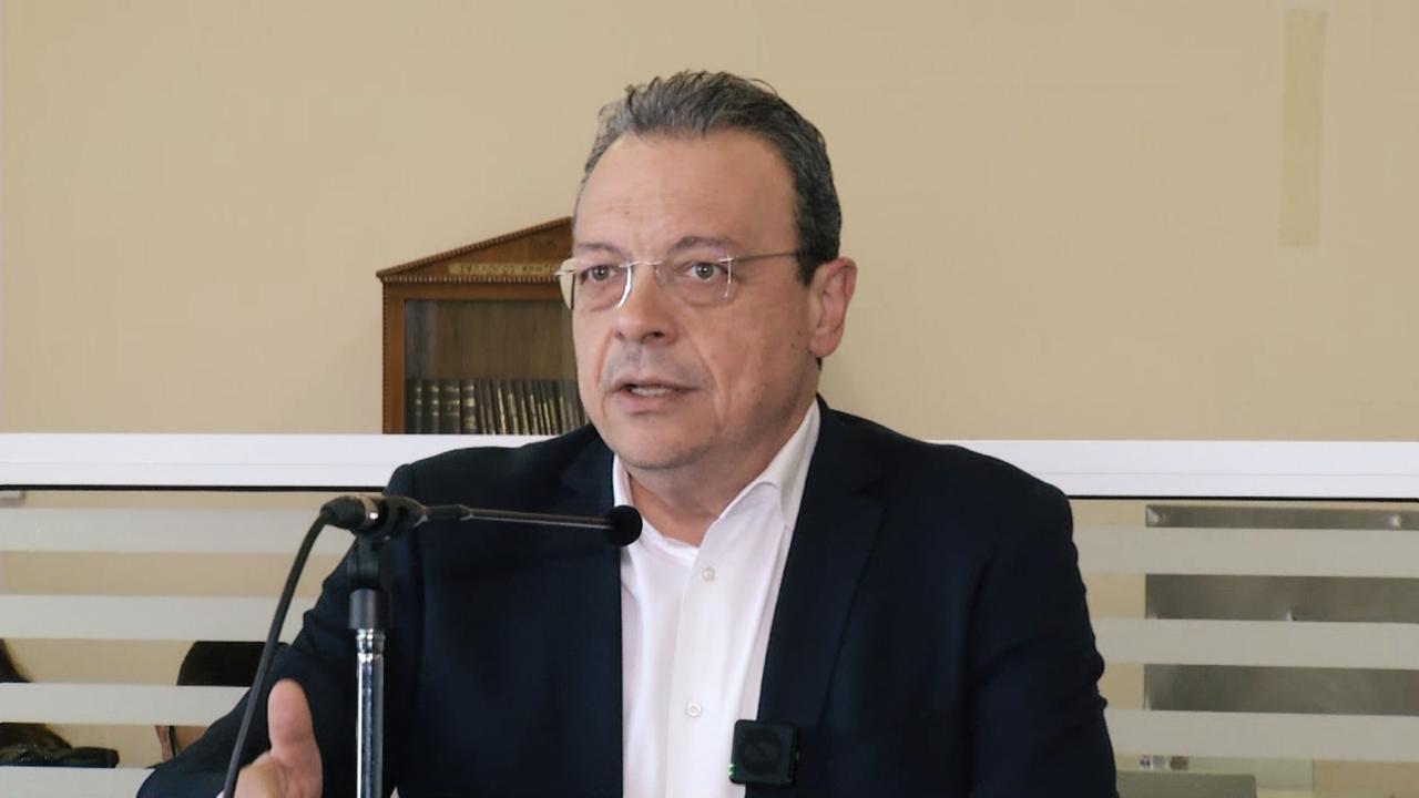 Φάμελλος προς εργαζόμενους της ΕΑΒ: Αρνούμαστε τον Μινχάουζεν ως πρωθυπουργό