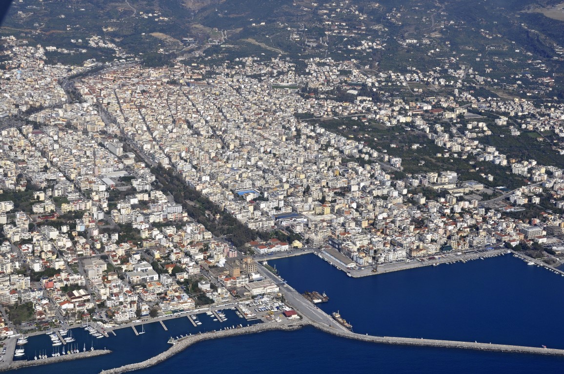 Καλαμάτα: Νέα μέτρα για το πρόβλημα στάθμευσης, αλλά η πόλη παραμένει υπό πίεση