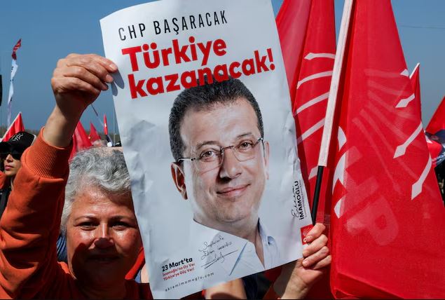 Τουρκία: Κάλεσμα για μποϊκοτάζ αγορών από τον ηγέτη της αντιπολίτευσης εν μέσω διαμαρτυριών