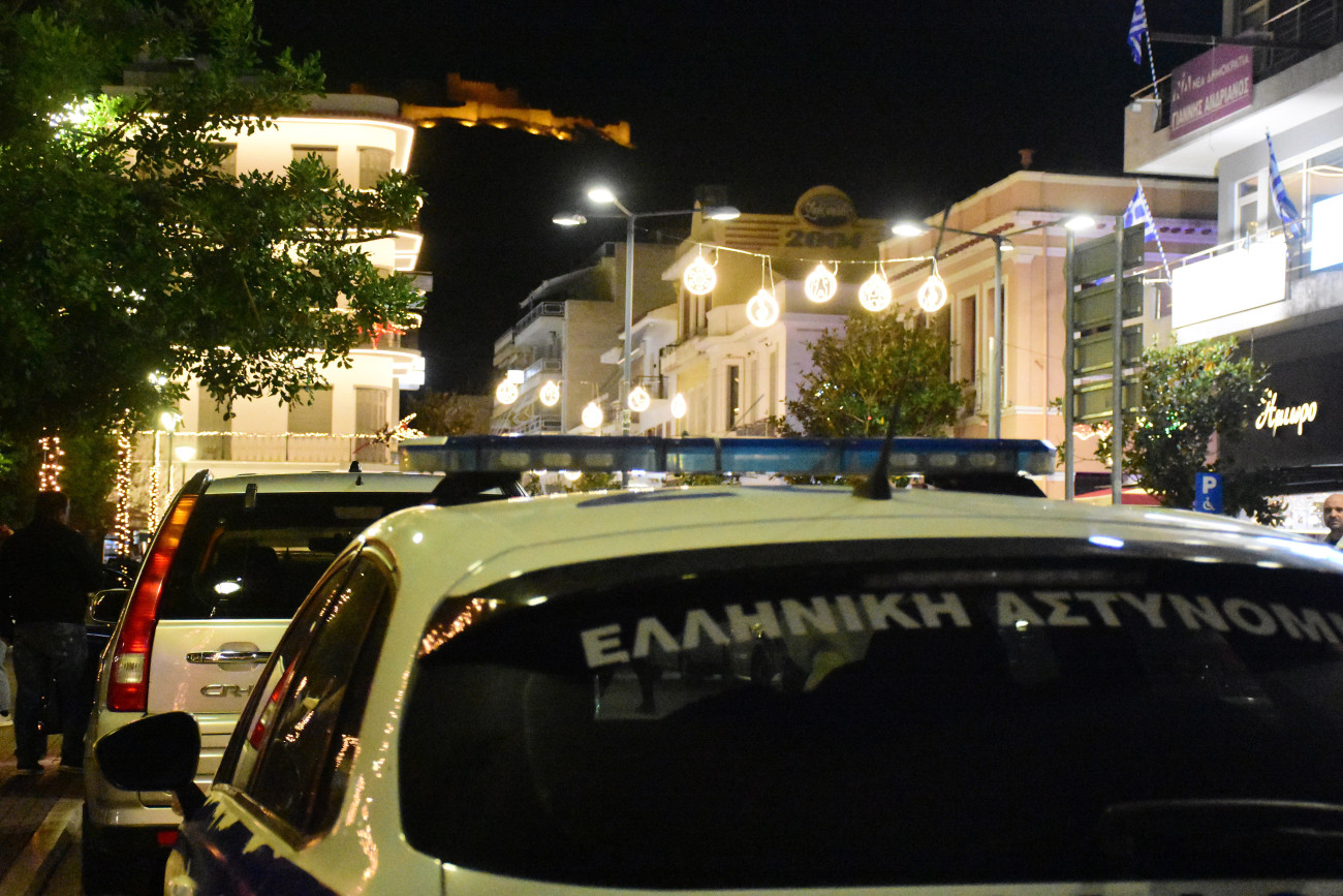Φορτηγό προκαλεί ζημιές σε 11 οχήματα στο Νέο Κόσμο