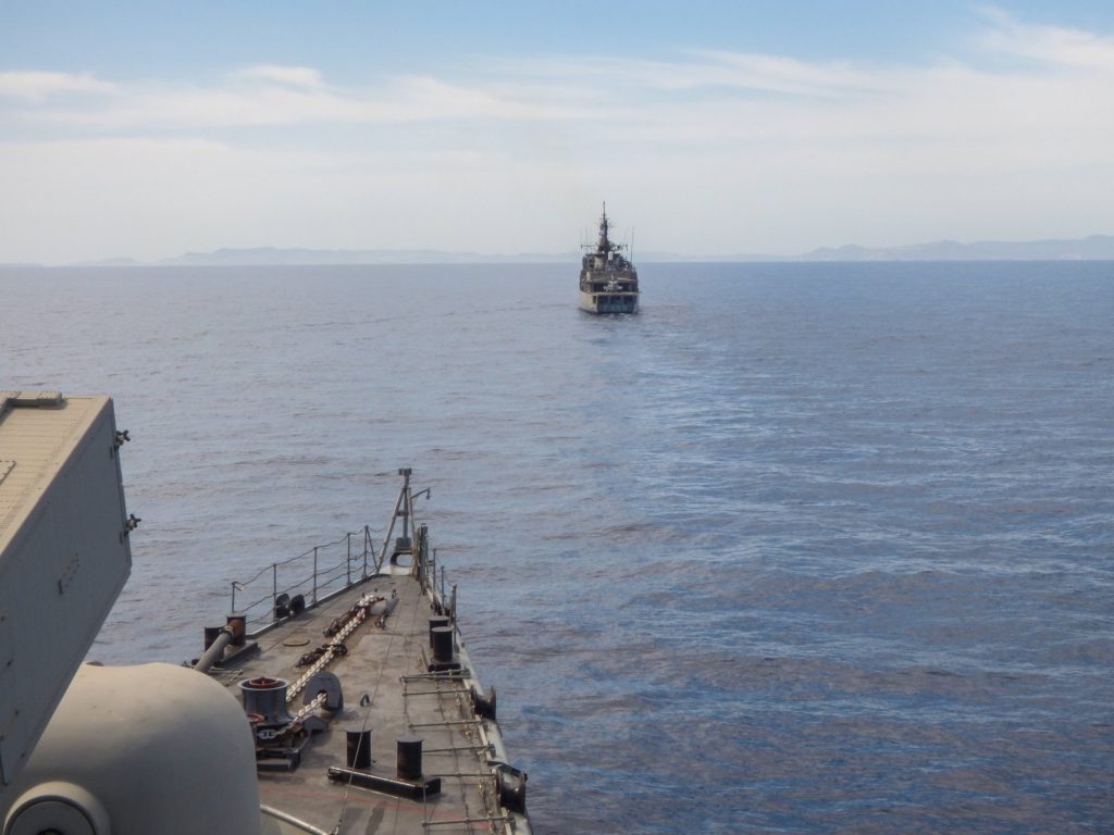 Η κυβέρνηση διαλέγει κανόνια αντί για βούτυρο