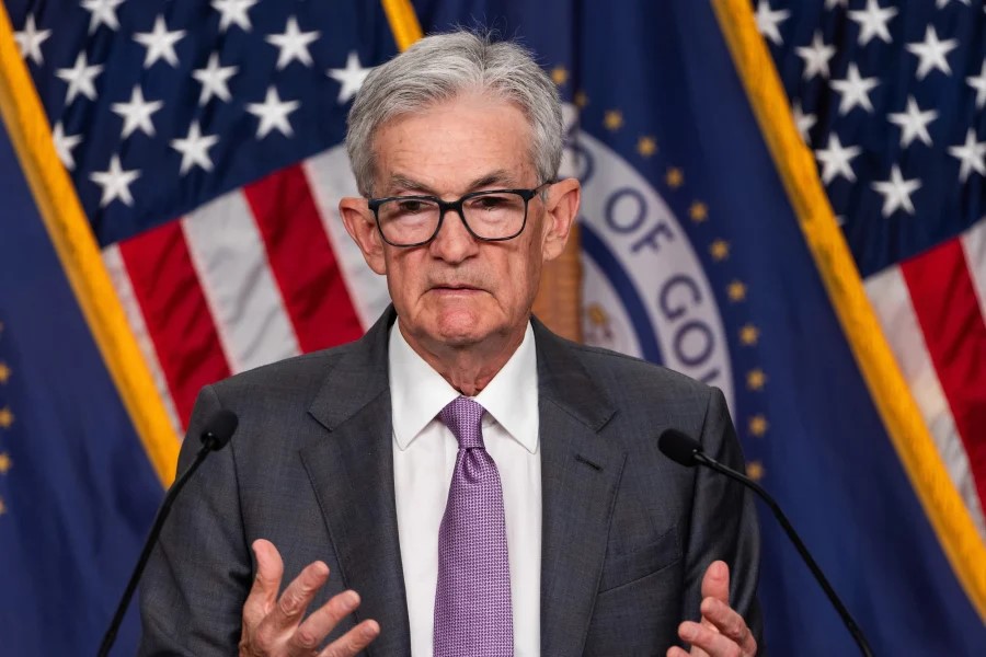 ΗΠΑ: Ο πρόεδρος της Fed δηλώνει ότι σκοπεύει να ολοκληρώσει τη θητεία του