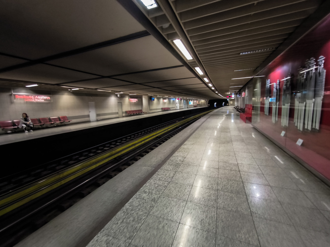 Μετρό: Εκκένωση συρμού λόγω καπνού