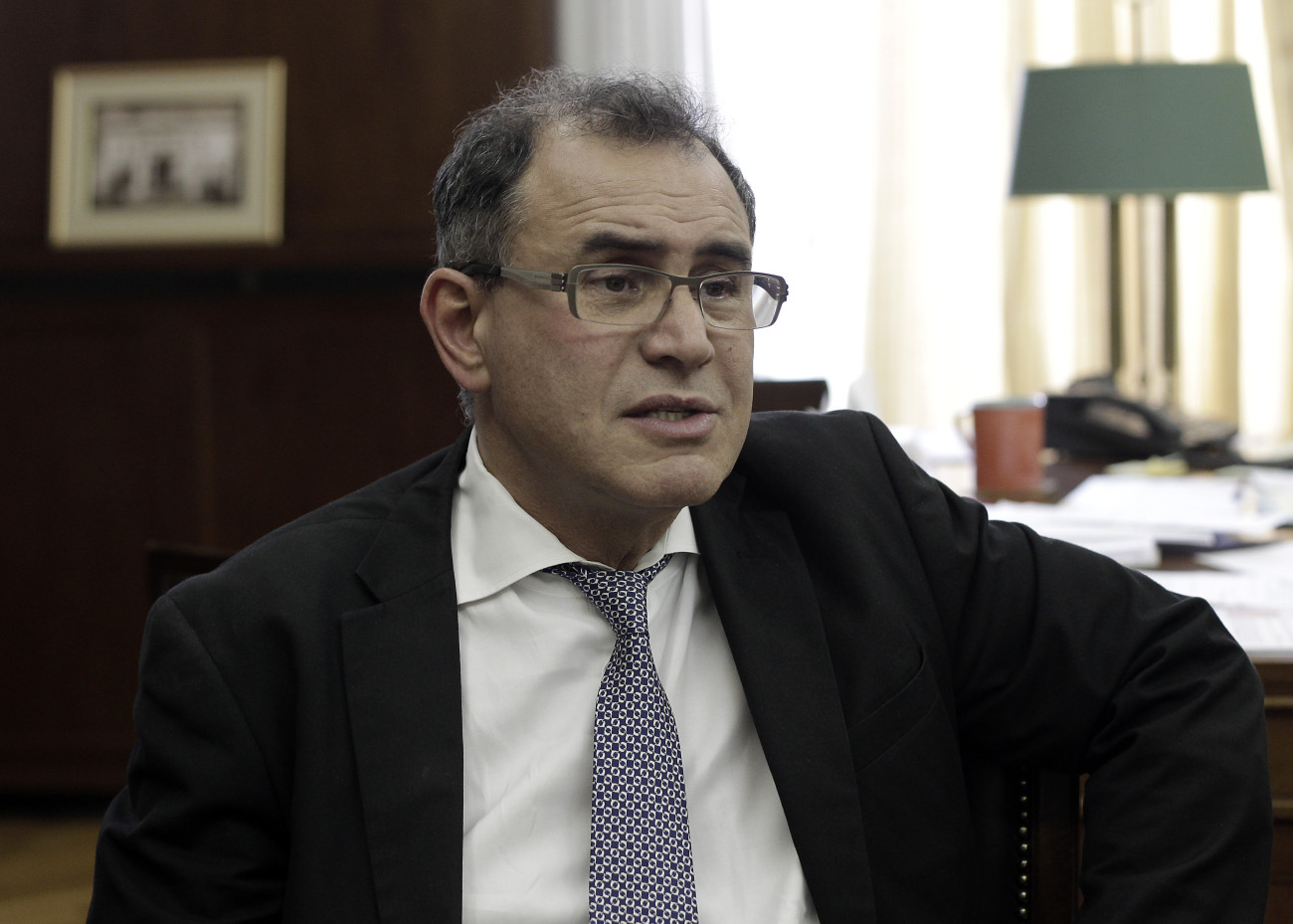 Ρουμπινί: Οι τέσσερις παράγοντες που επιβάλλουν την πειθαρχία της αγοράς στον Τραμπ
