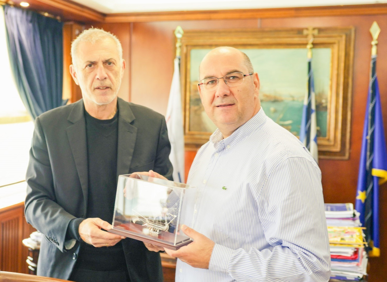 Συνάντηση του Δημάρχου Πειραιά Γιάννη Μώραλη με τον Δήμαρχο Λάρνακας Ανδρέα Βύρα